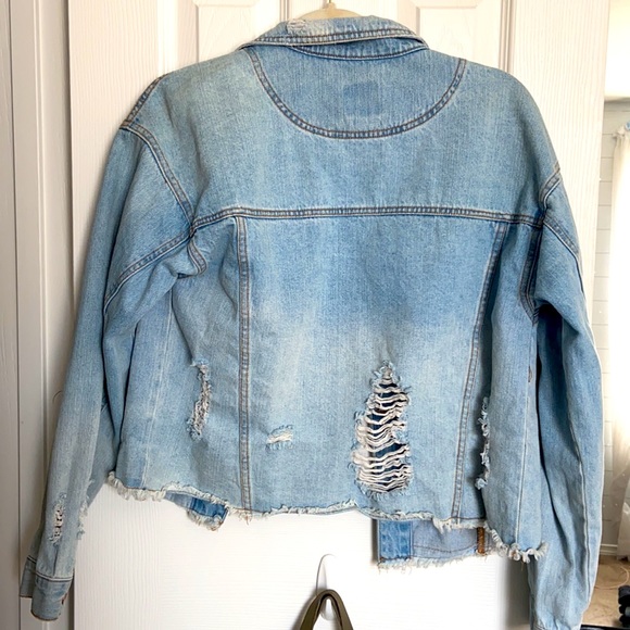 Distressed denim jacket - Picture 4 of 6